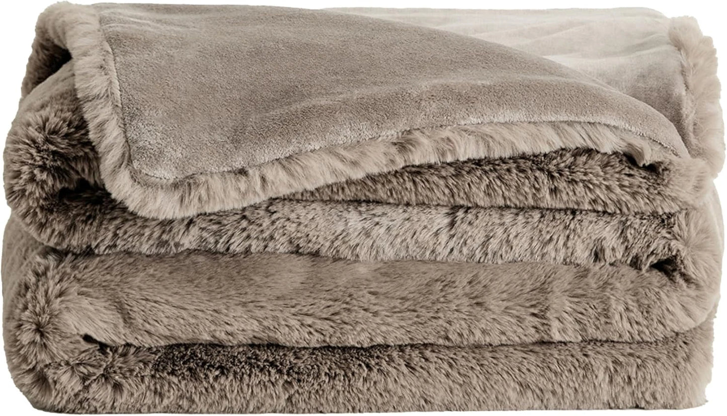 Marshmallow - Heavyweight Faux Fur Blanket | Eco-Friendly, Ultra-Soft Comfort