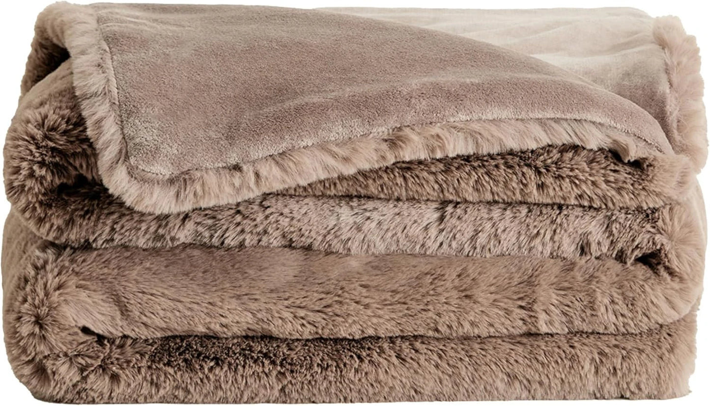 Marshmallow - Heavyweight Faux Fur Blanket | Eco-Friendly, Ultra-Soft Comfort