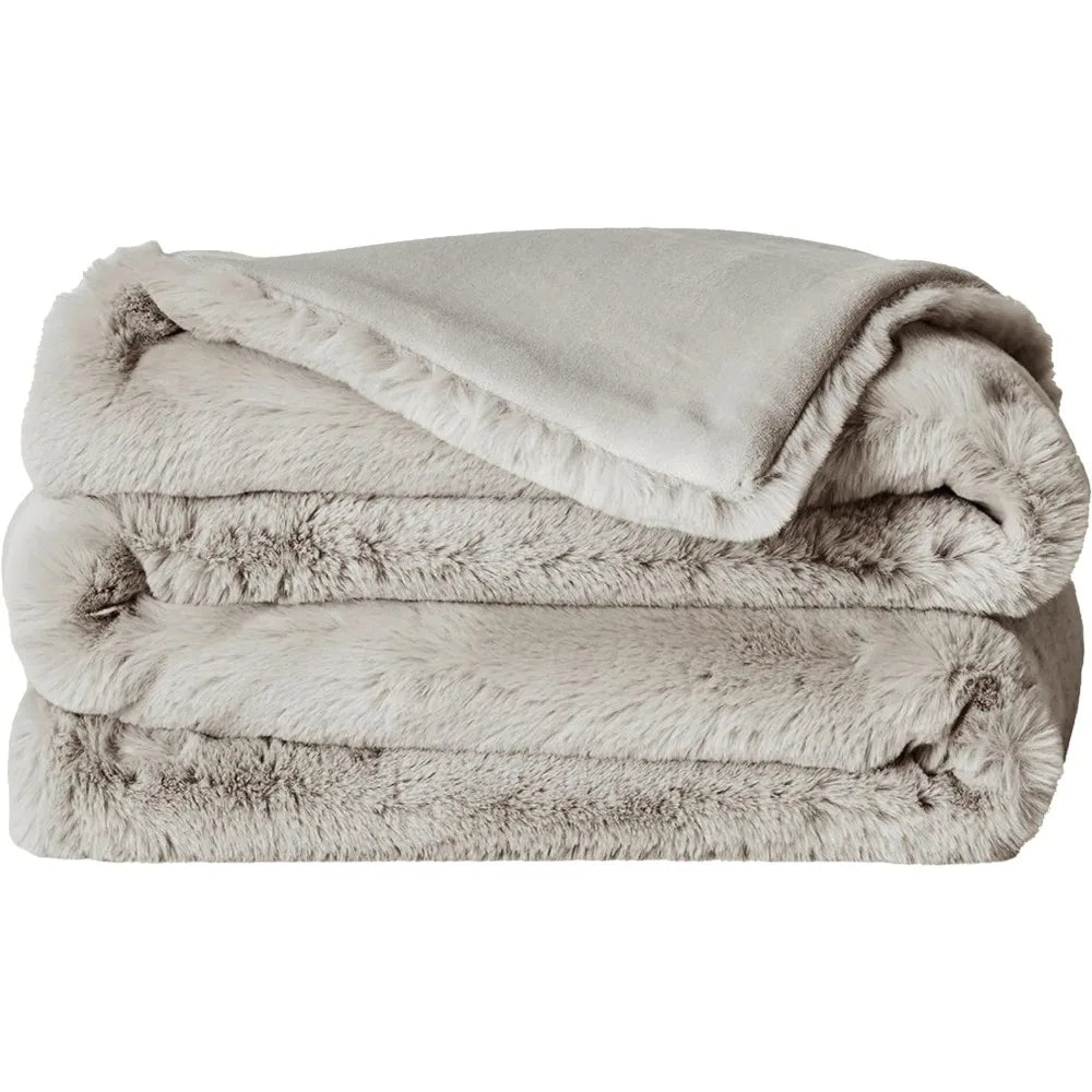 Marshmallow - Heavyweight Faux Fur Blanket | Eco-Friendly, Ultra-Soft Comfort