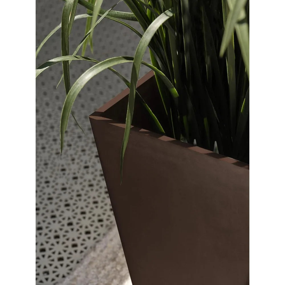 V-Resin Indoor/Outdoor Taper Planter, Set of 2